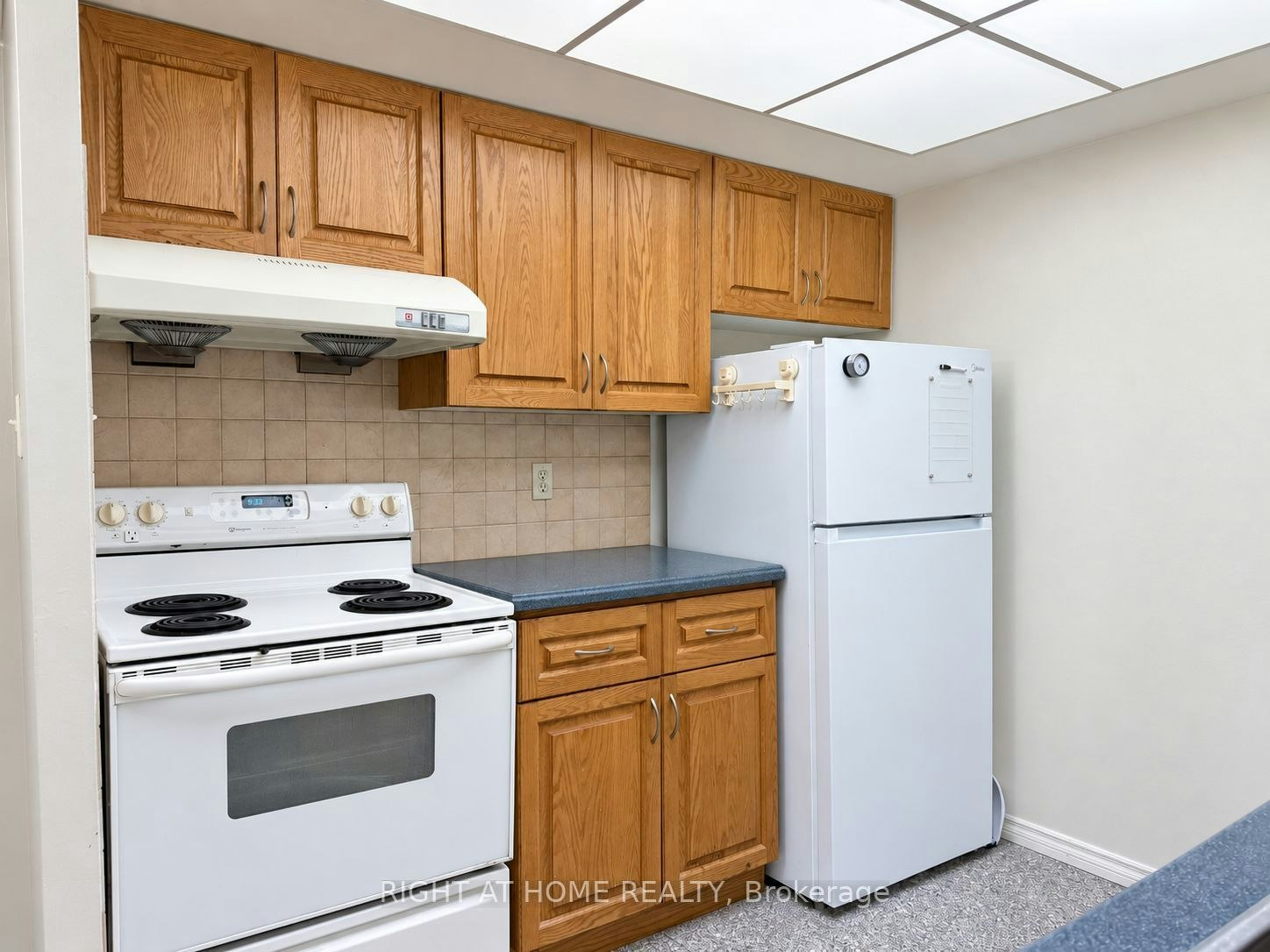 402-1001 Bay Street, Toronto, ON, M5S 3A6 - 10