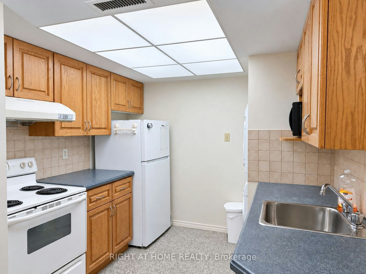 402-1001 Bay Street, Toronto, ON, M5S 3A6 - 9
