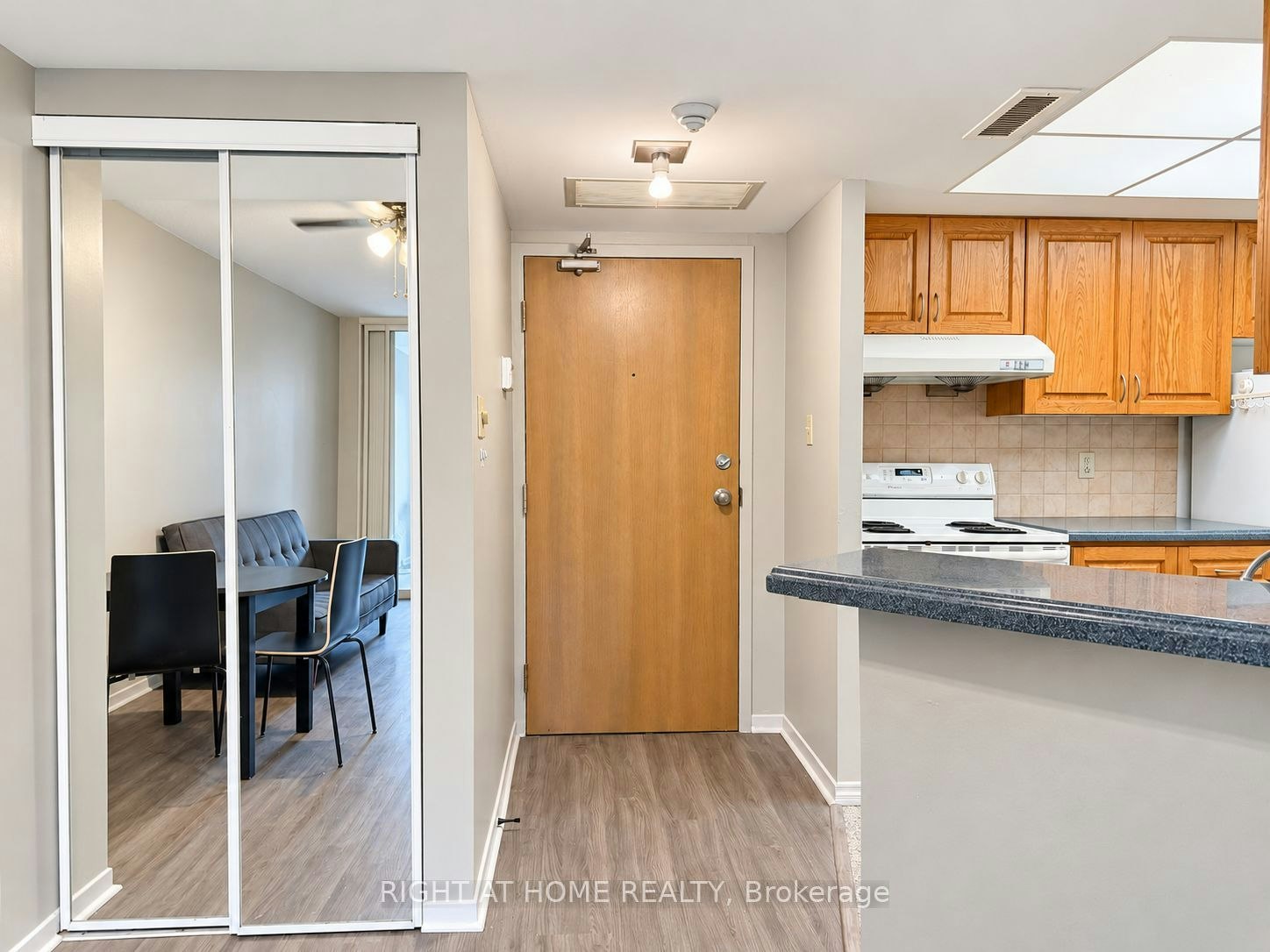 402-1001 Bay Street, Toronto, ON, M5S 3A6 - 8