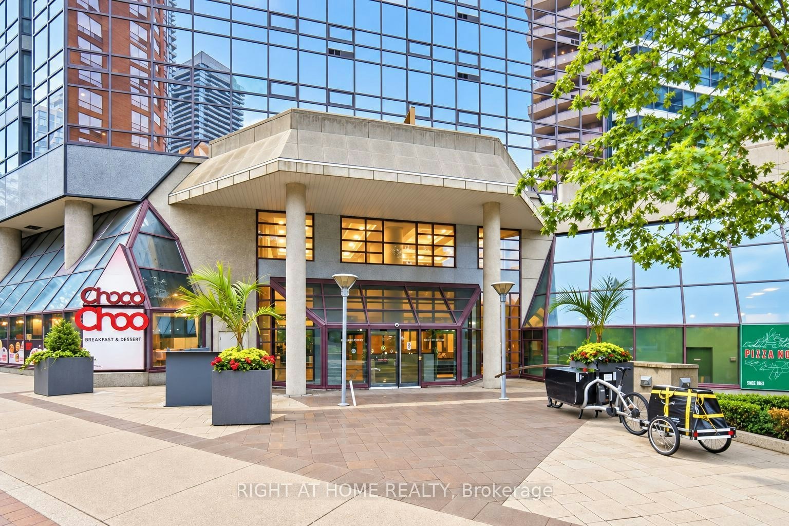402-1001 Bay Street, Toronto, ON, M5S 3A6 - 3