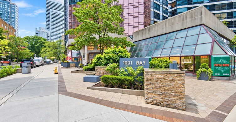 402-1001 Bay Street, Toronto, ON, M5S 3A6 - 2
