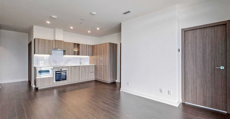 4610-17 Bathurst Street, Toronto, ON, M5V 0N1 - 2