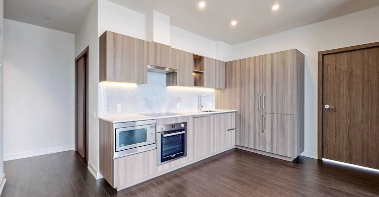 4610-17 Bathurst Street, Toronto, ON, M5V 0N1 - 3