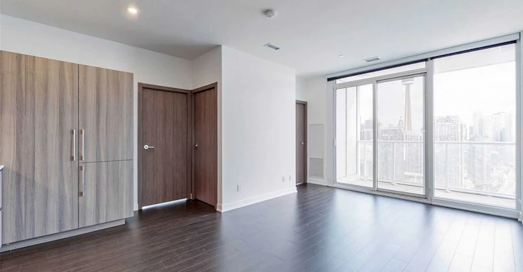 4610-17 Bathurst Street, Toronto, ON, M5V 0N1 - 4