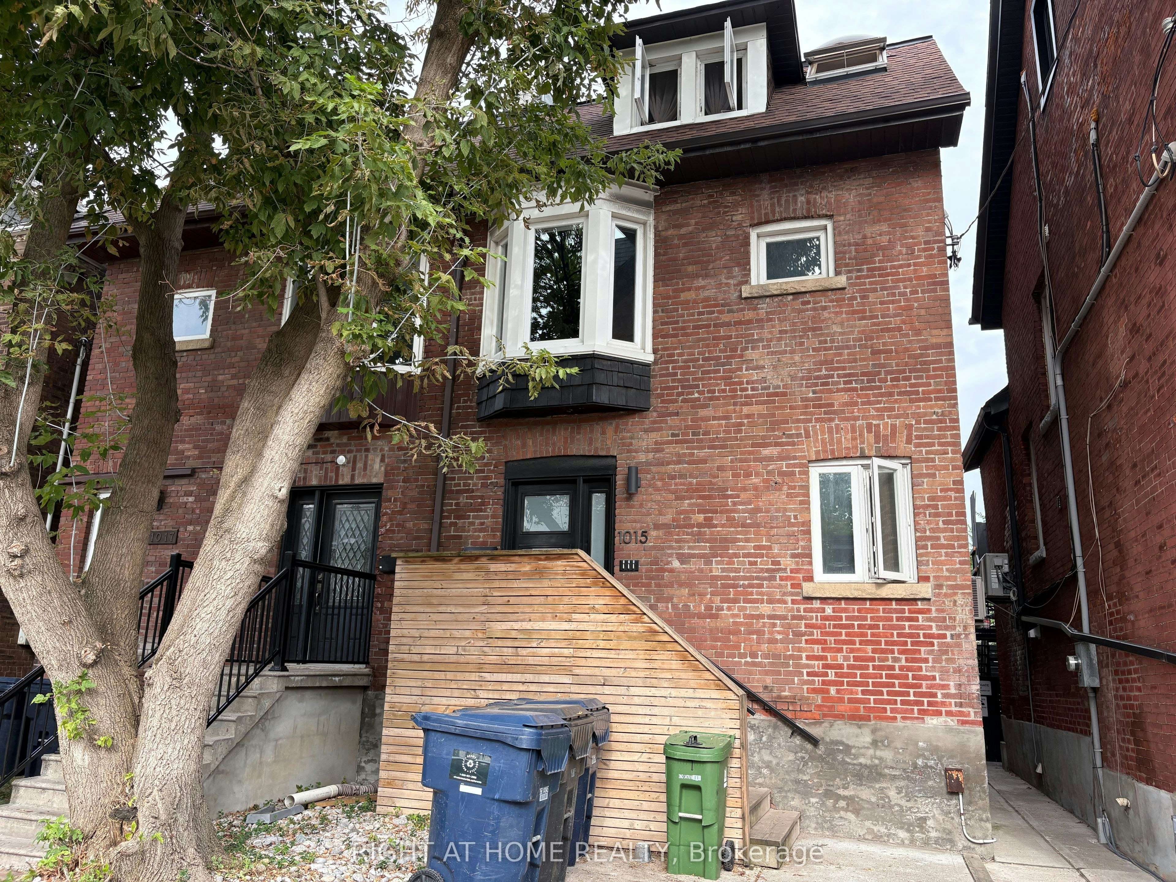 2-1015 Bathurst Street, Toronto, ON, M5R 3G8