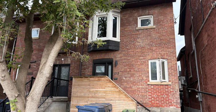 2-1015 Bathurst Street, Toronto, ON, M5R 3G8