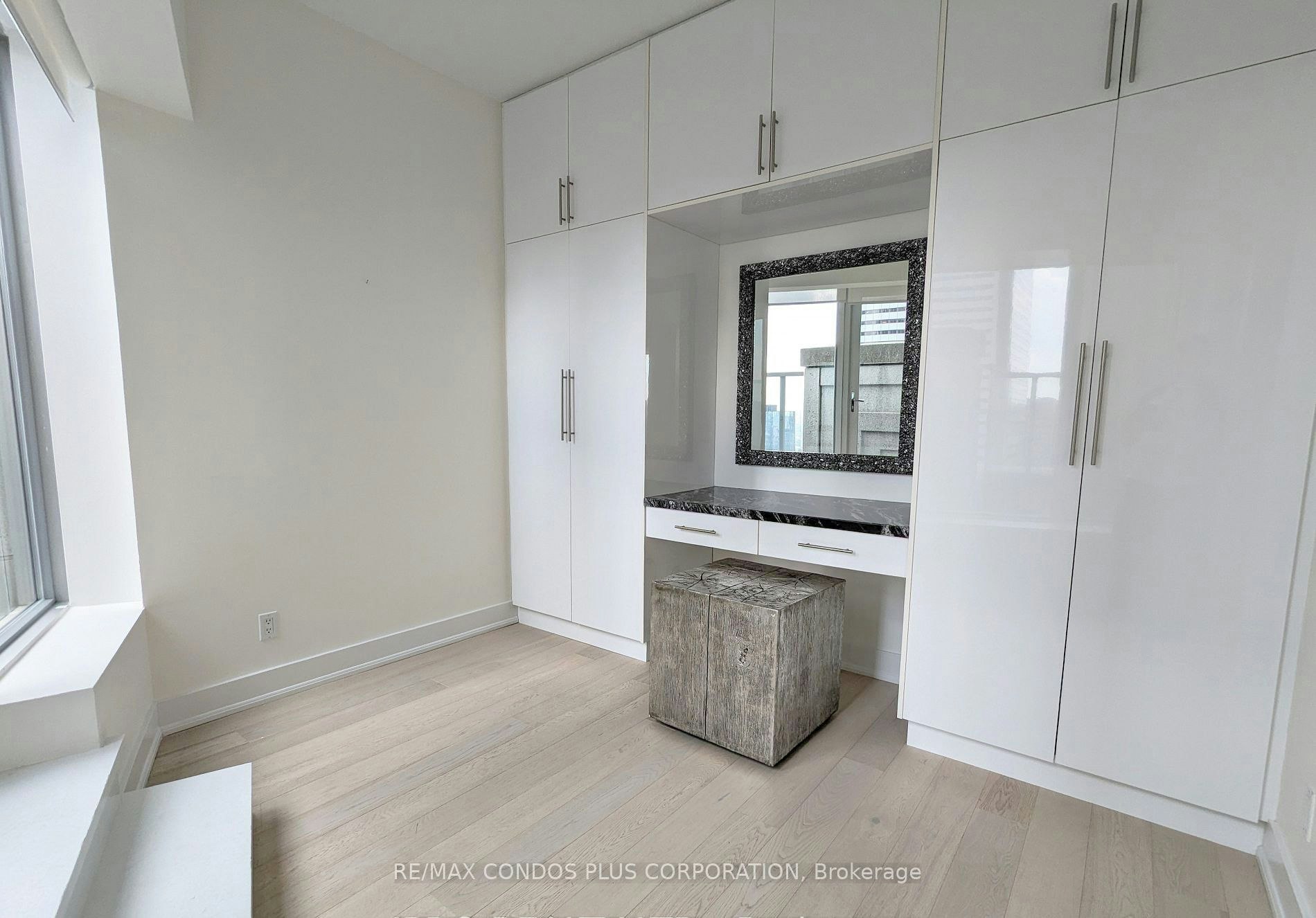 4301-1 King Street W, Toronto, ON, M5H 1A1 - 23