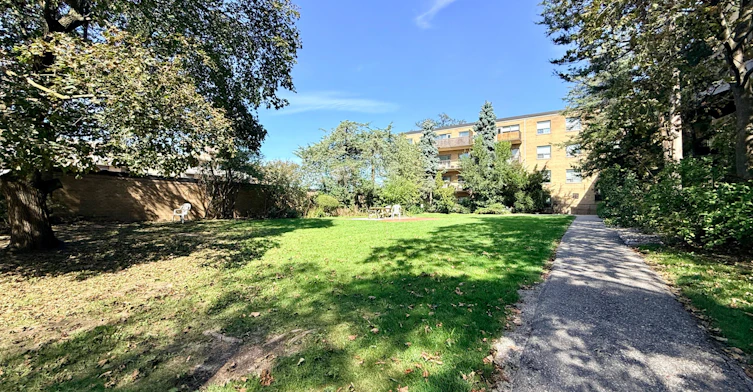 403-30 Upper Canada Drive, Toronto, ON, M2P 1S1 - 13