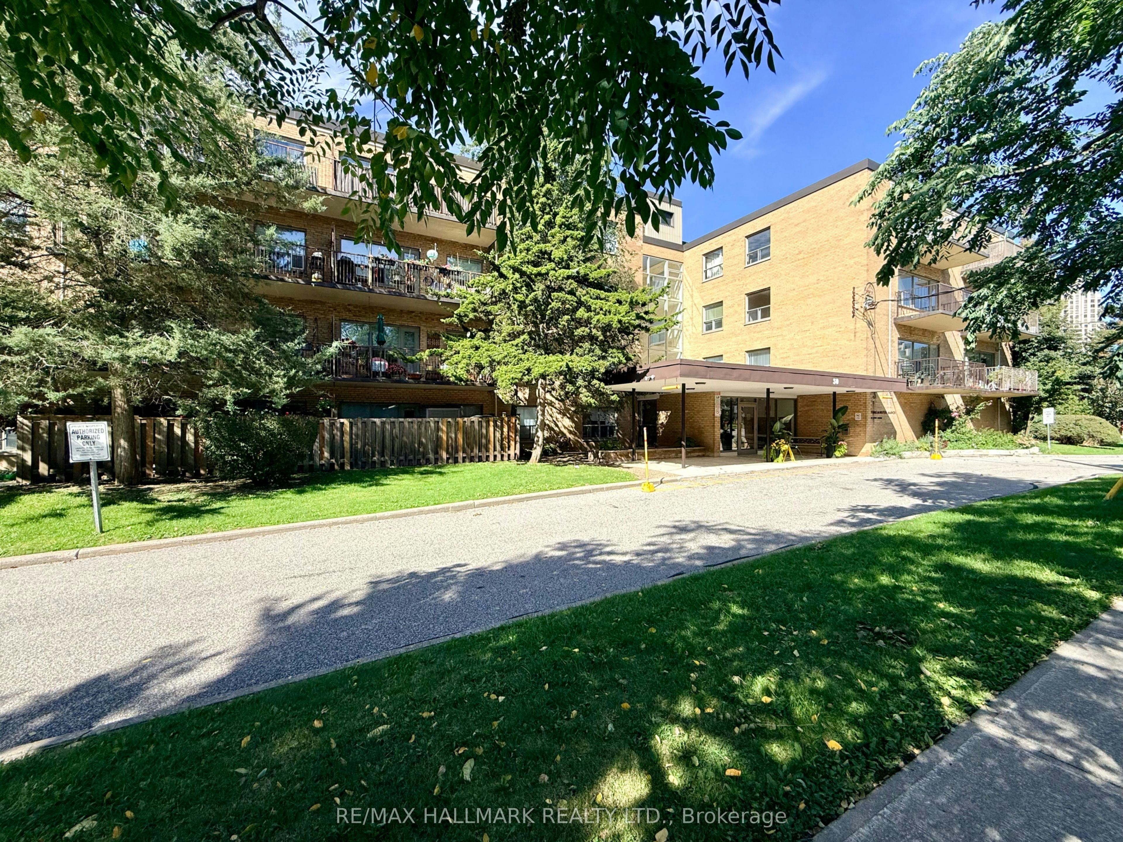 403-30 Upper Canada Drive, Toronto, ON, M2P 1S1 - 14