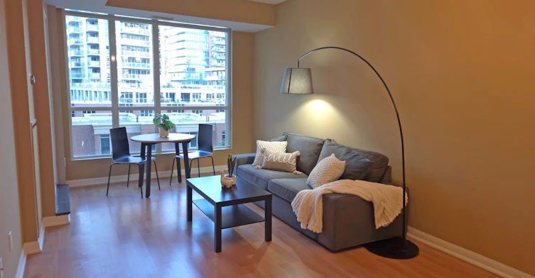 518-628 Fleet Street, Toronto, ON, M5V 1A8 - 2
