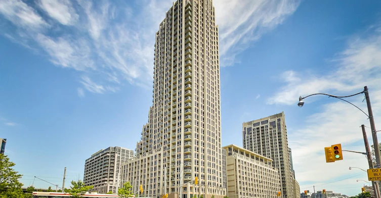 518-628 Fleet Street, Toronto, ON, M5V 1A8