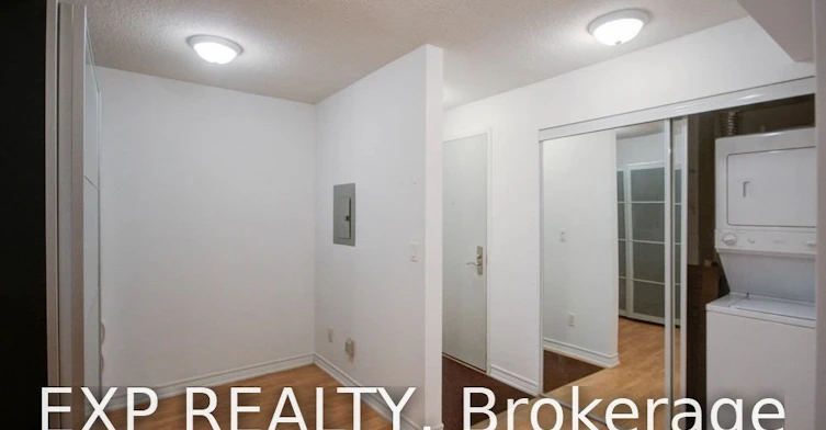 809-761 Bay Street, Toronto, ON, M5G 2R2 - 9