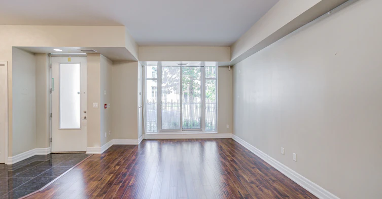 TH 1-93 Sloping Sky Mews, Toronto, ON, M5V 1P4 - 5