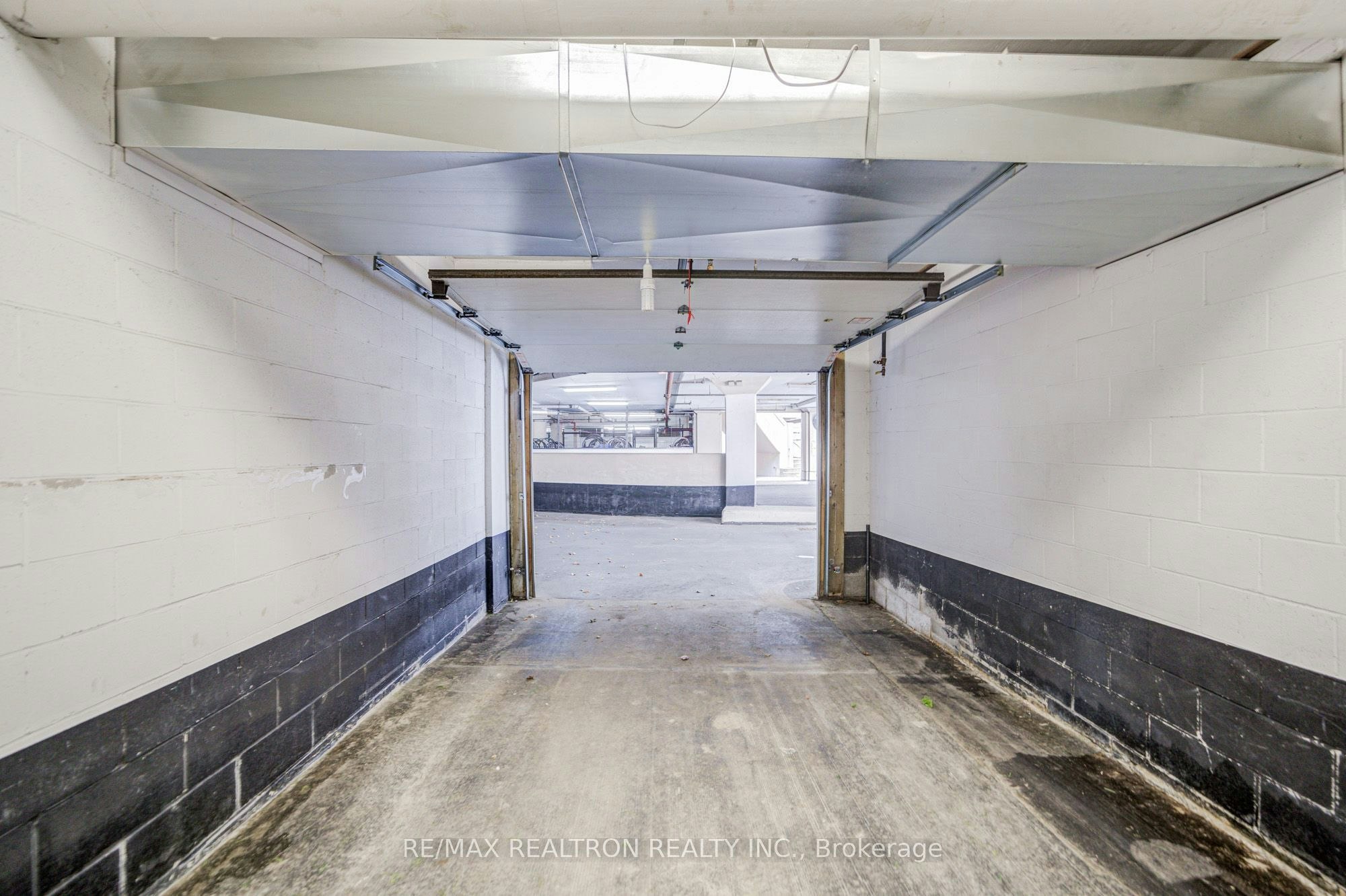 TH 1-93 Sloping Sky Mews, Toronto, ON, M5V 1P4 - 45