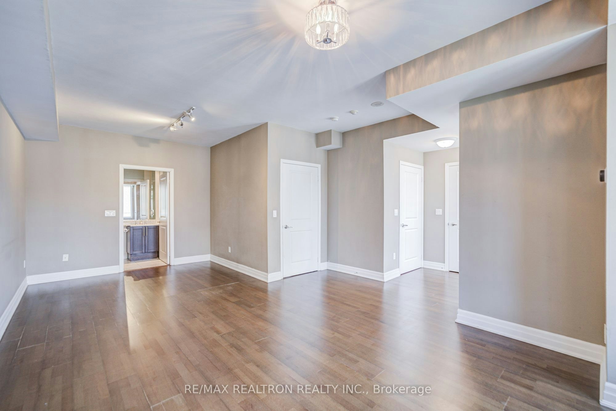 TH 1-93 Sloping Sky Mews, Toronto, ON, M5V 1P4 - 26