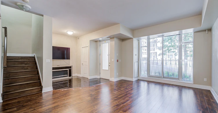 TH 1-93 Sloping Sky Mews, Toronto, ON, M5V 1P4 - 4