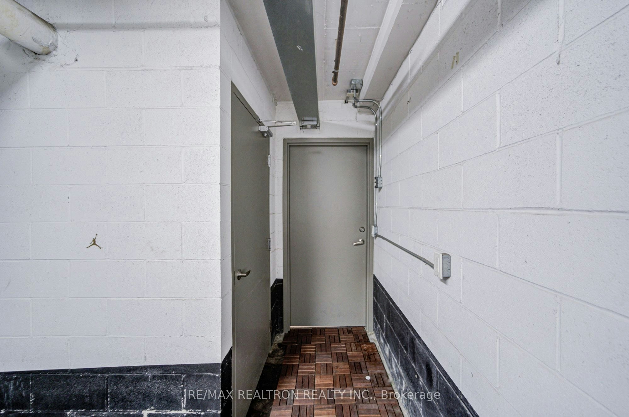 TH 1-93 Sloping Sky Mews, Toronto, ON, M5V 1P4 - 44