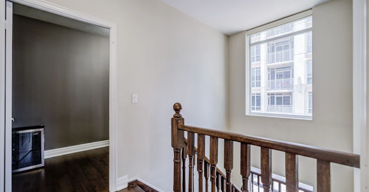 TH 1-93 Sloping Sky Mews, Toronto, ON, M5V 1P4 - 25