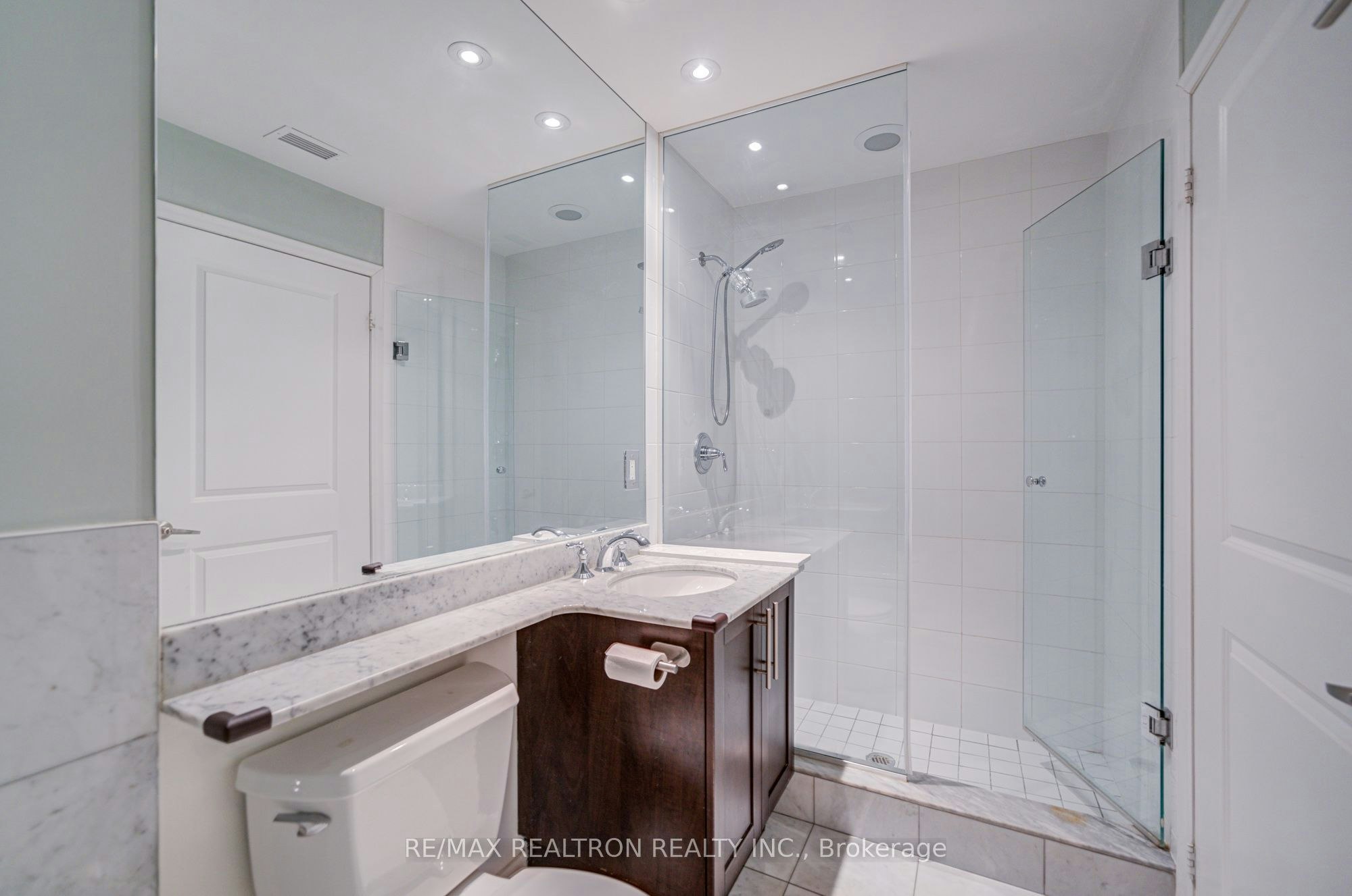TH 1-93 Sloping Sky Mews, Toronto, ON, M5V 1P4 - 32