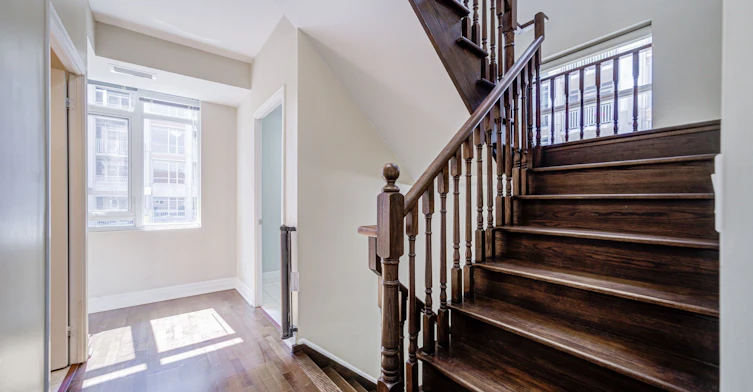 TH 1-93 Sloping Sky Mews, Toronto, ON, M5V 1P4 - 15