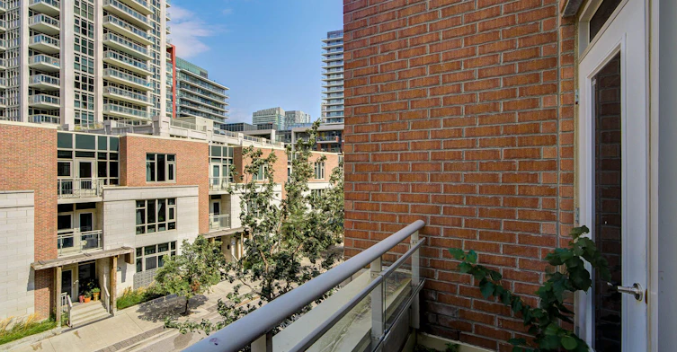 TH 1-93 Sloping Sky Mews, Toronto, ON, M5V 1P4 - 33