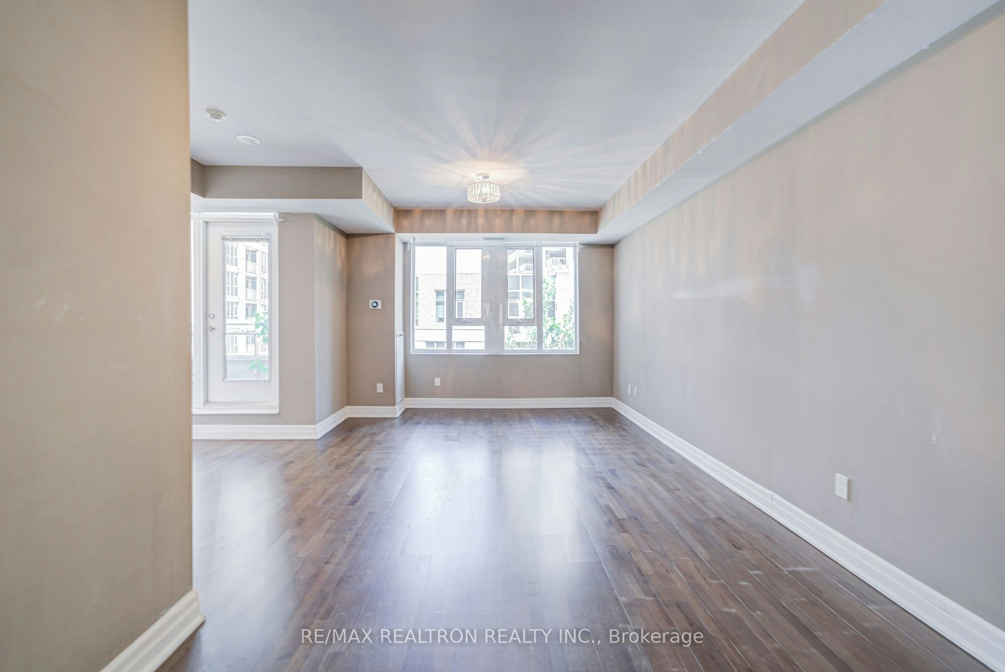 TH 1-93 Sloping Sky Mews, Toronto, ON, M5V 1P4 - 28