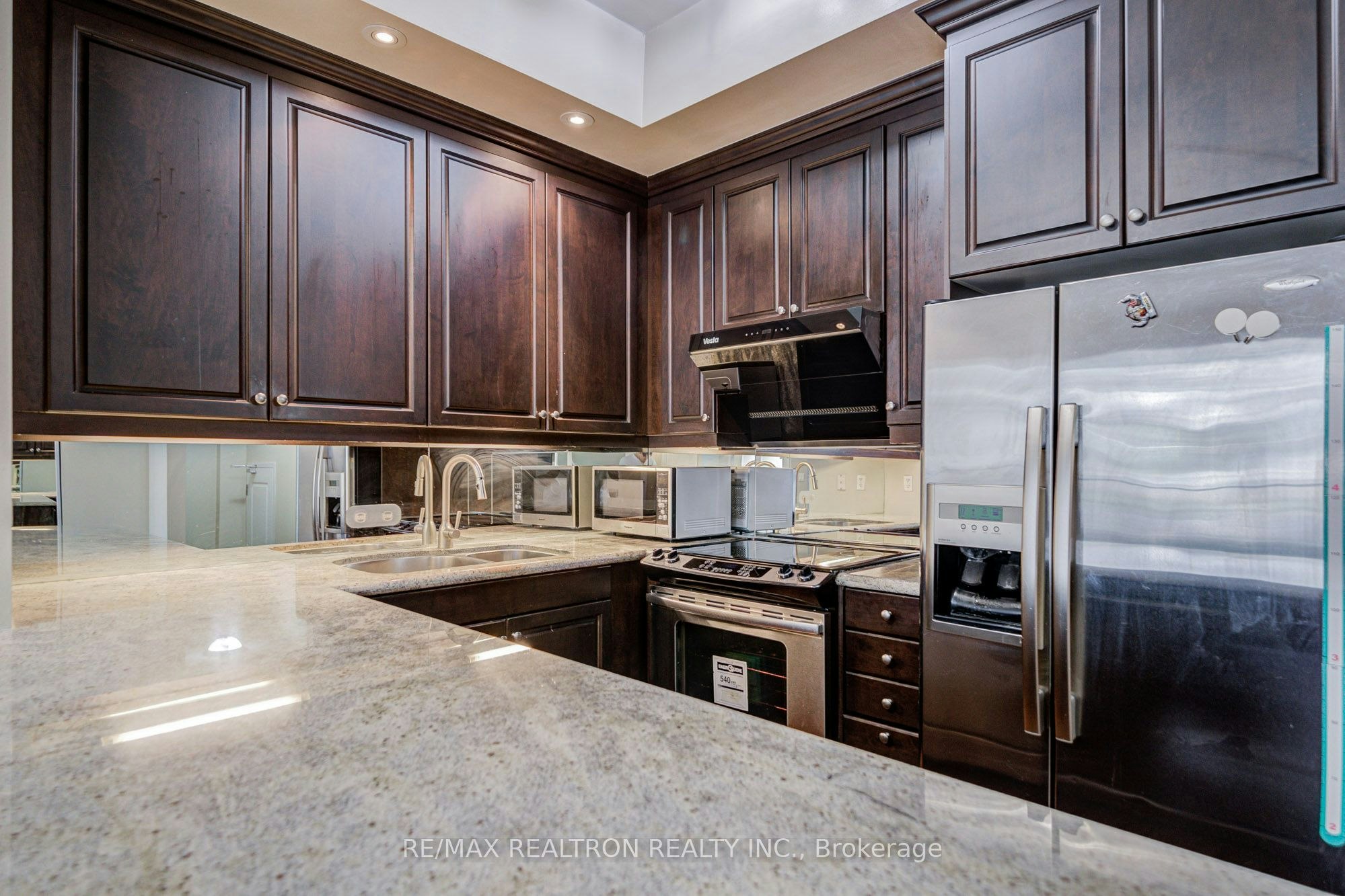 TH 1-93 Sloping Sky Mews, Toronto, ON, M5V 1P4 - 9