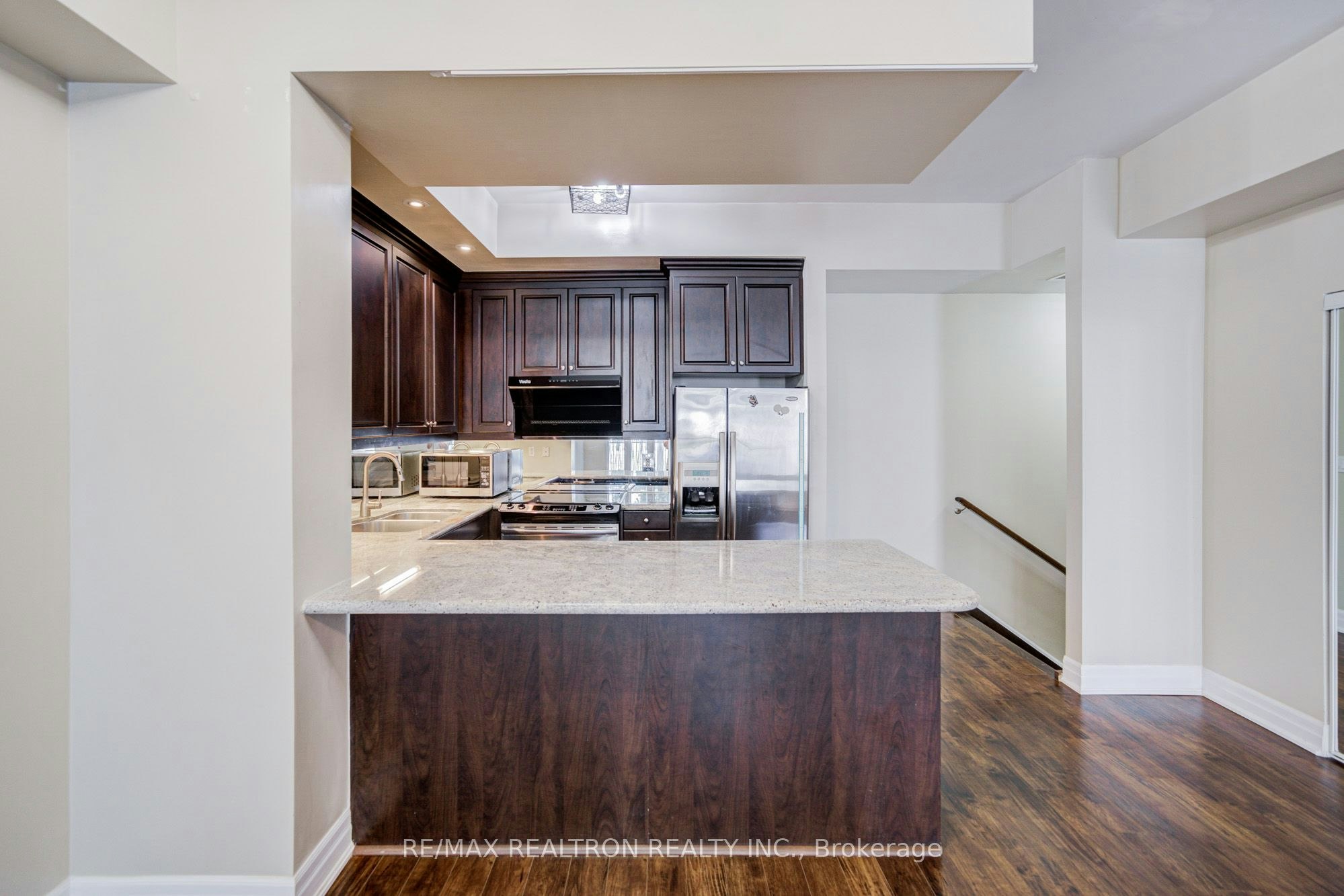 TH 1-93 Sloping Sky Mews, Toronto, ON, M5V 1P4 - 8