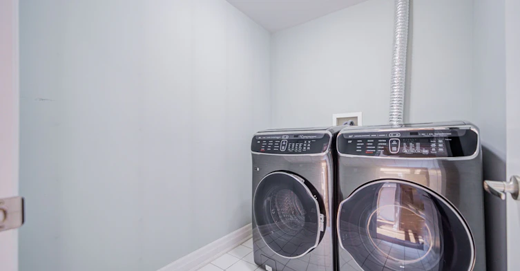 TH 1-93 Sloping Sky Mews, Toronto, ON, M5V 1P4 - 23