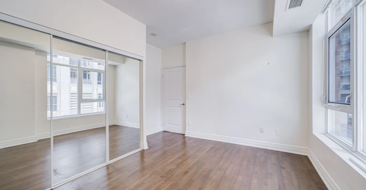 TH 1-93 Sloping Sky Mews, Toronto, ON, M5V 1P4 - 18