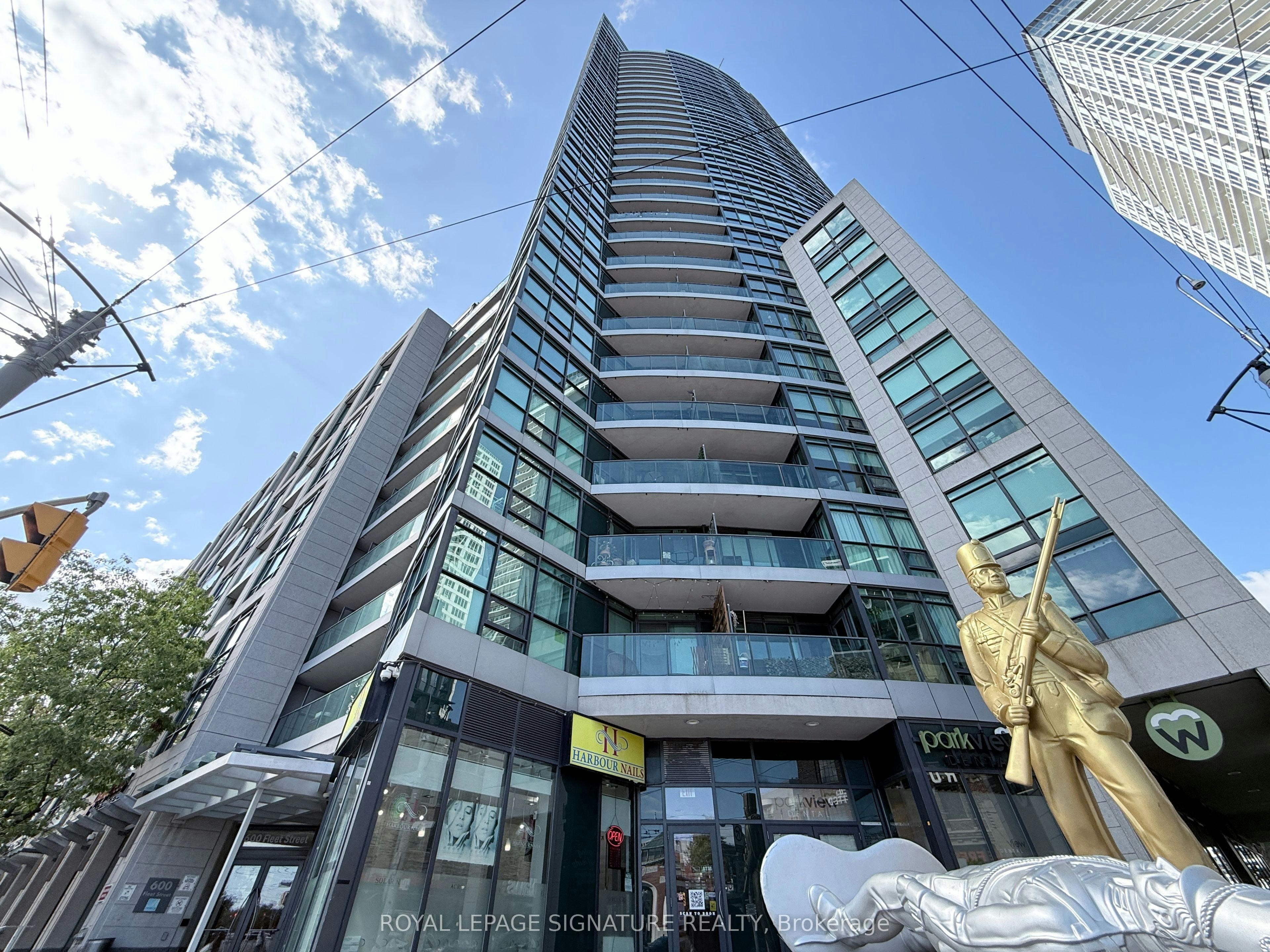 405-600 Fleet Street, Toronto, ON, M5V 1B7