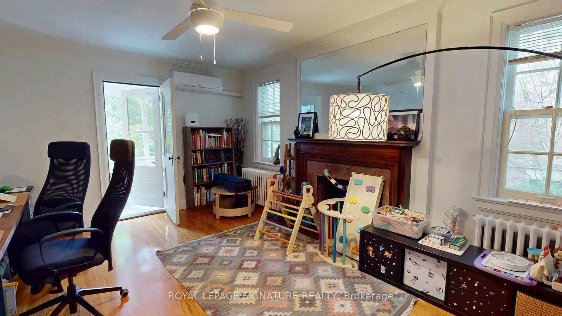 Main-63 Braemore Gardens, Toronto, ON, M6G 2C7 - 3