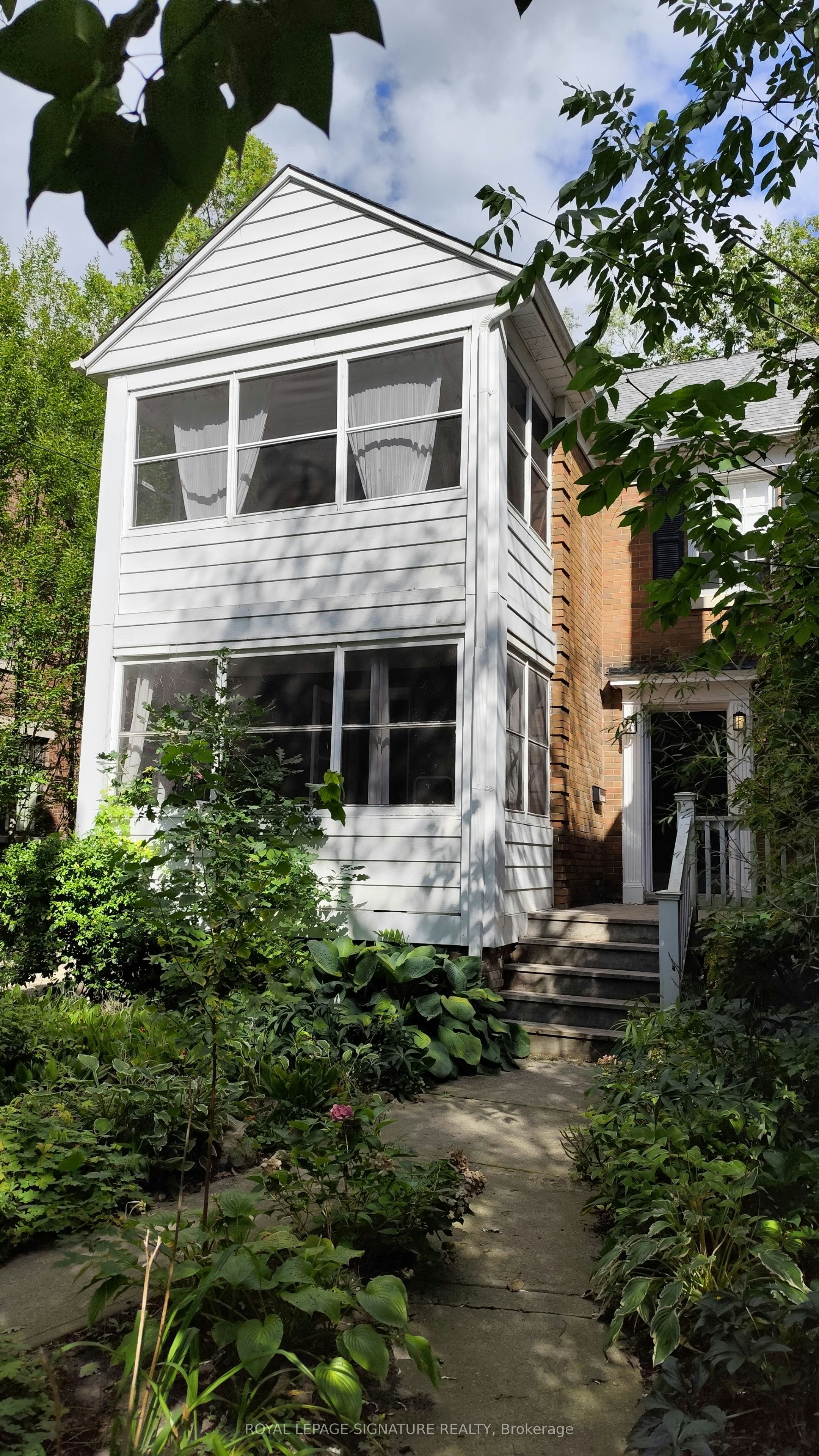 Main-63 Braemore Gardens, Toronto, ON, M6G 2C7