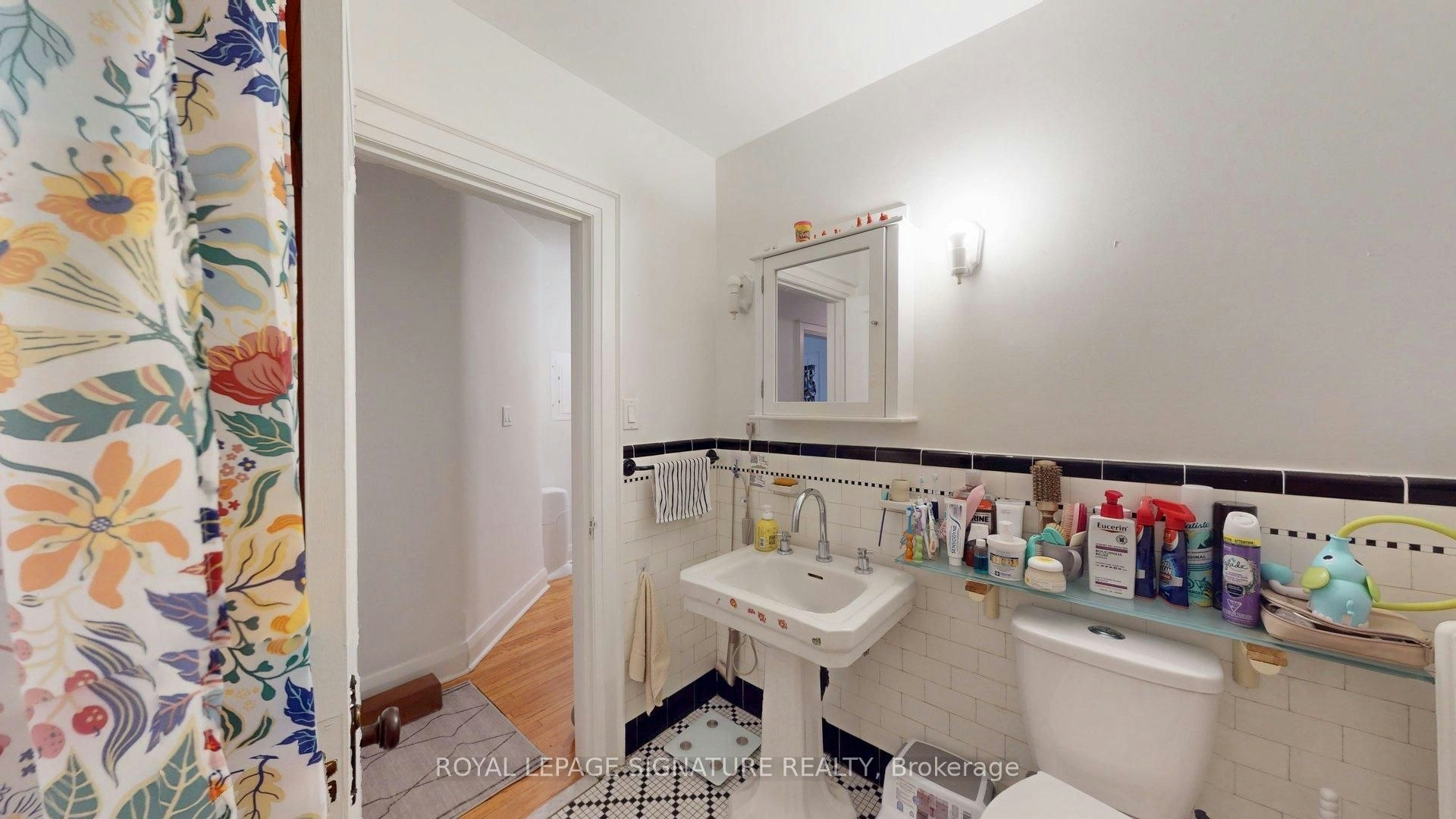 Main-63 Braemore Gardens, Toronto, ON, M6G 2C7 - 16