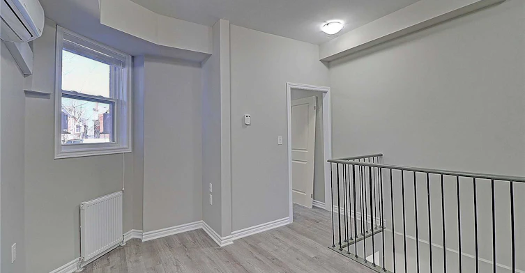 A-637 Lansdowne Avenue, Toronto, ON, M6H 3Y2 - 5