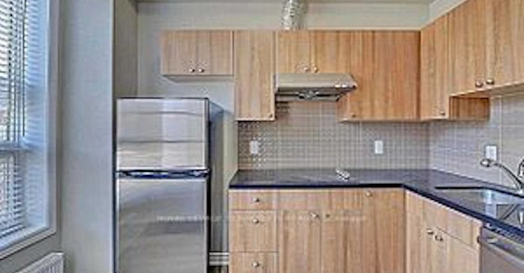 A-637 Lansdowne Avenue, Toronto, ON, M6H 3Y2 - 4