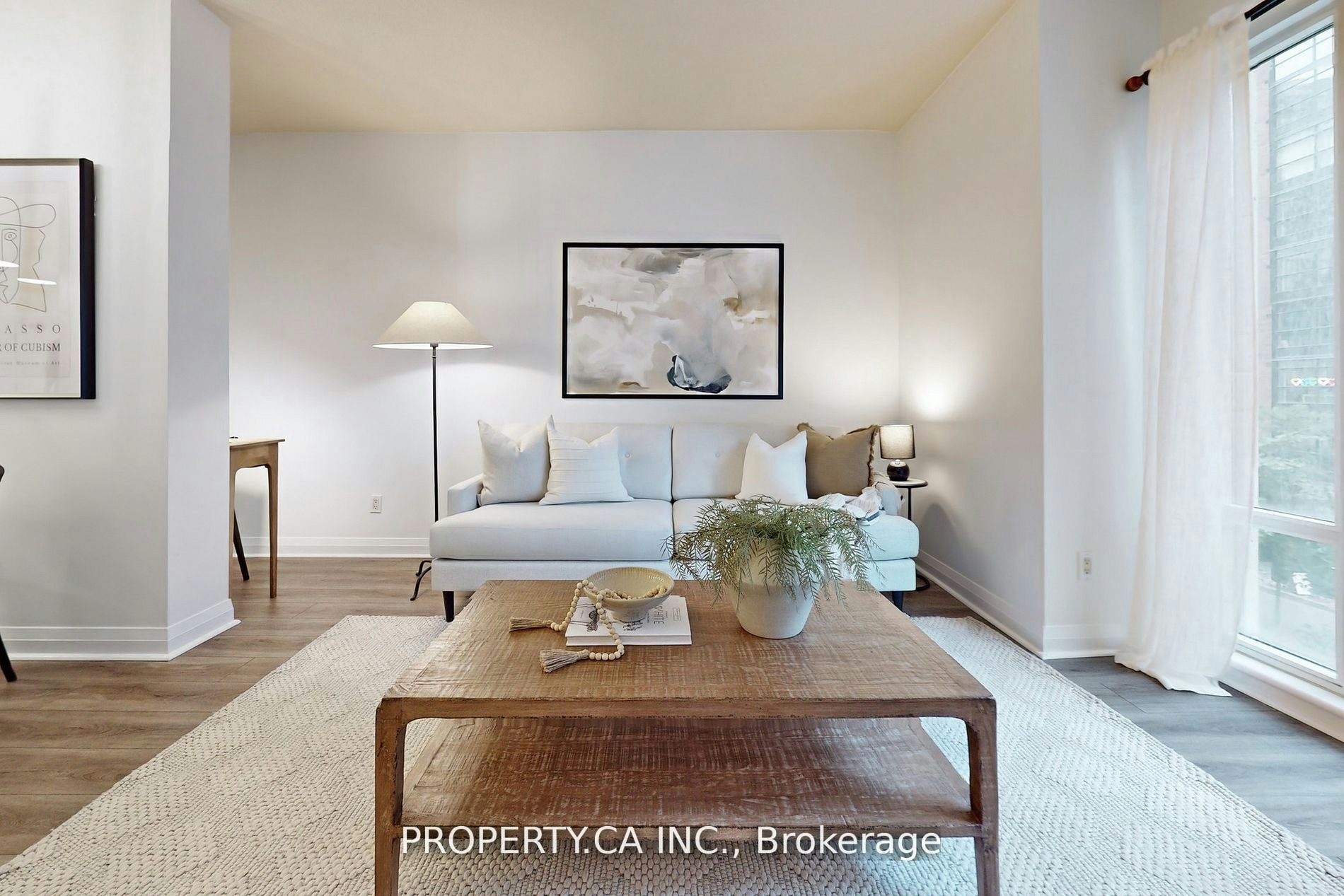 301-1121 Bay Street, Toronto, ON, M5S 3L9 - 3