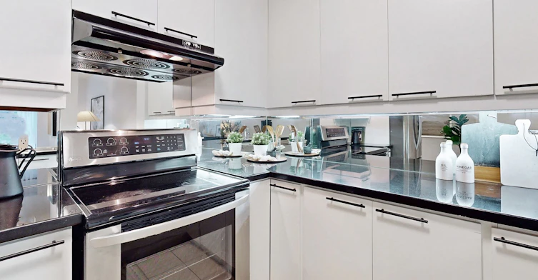 301-1121 Bay Street, Toronto, ON, M5S 3L9 - 7