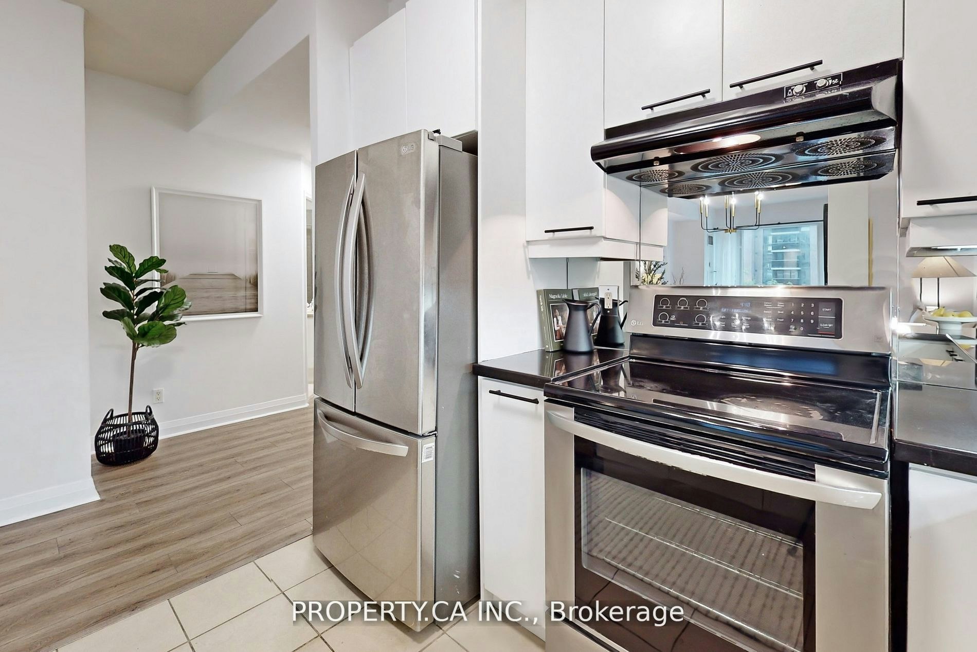 301-1121 Bay Street, Toronto, ON, M5S 3L9 - 6