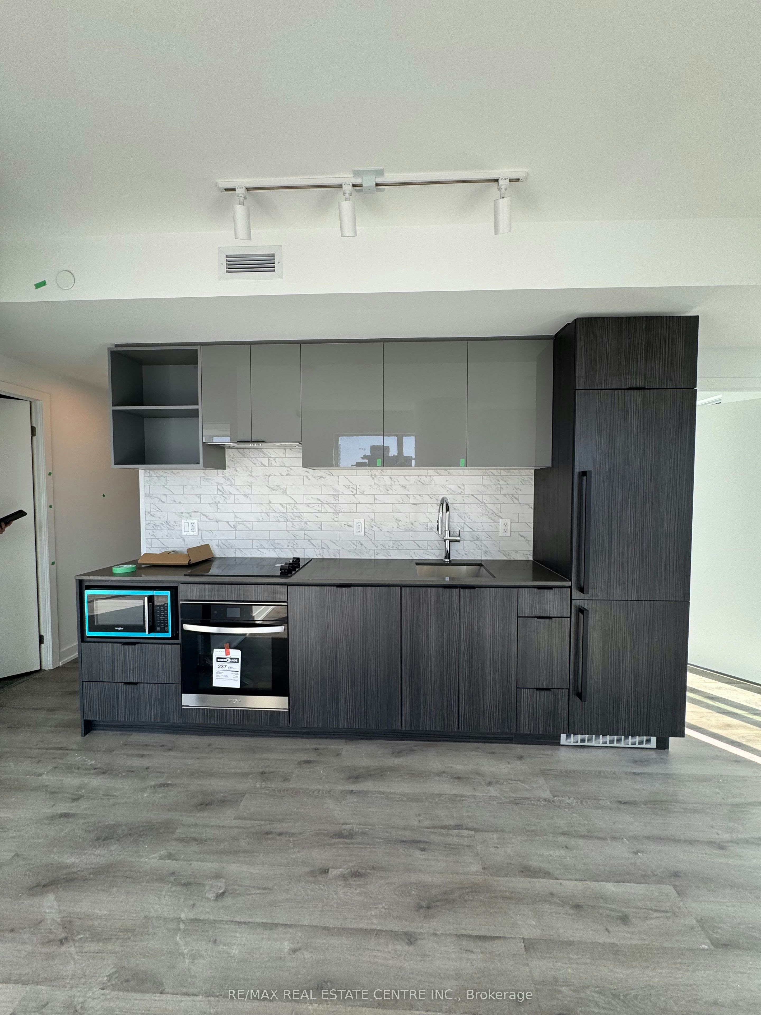3915-252 Church Street, Toronto, ON, M5B 0E6 - 16