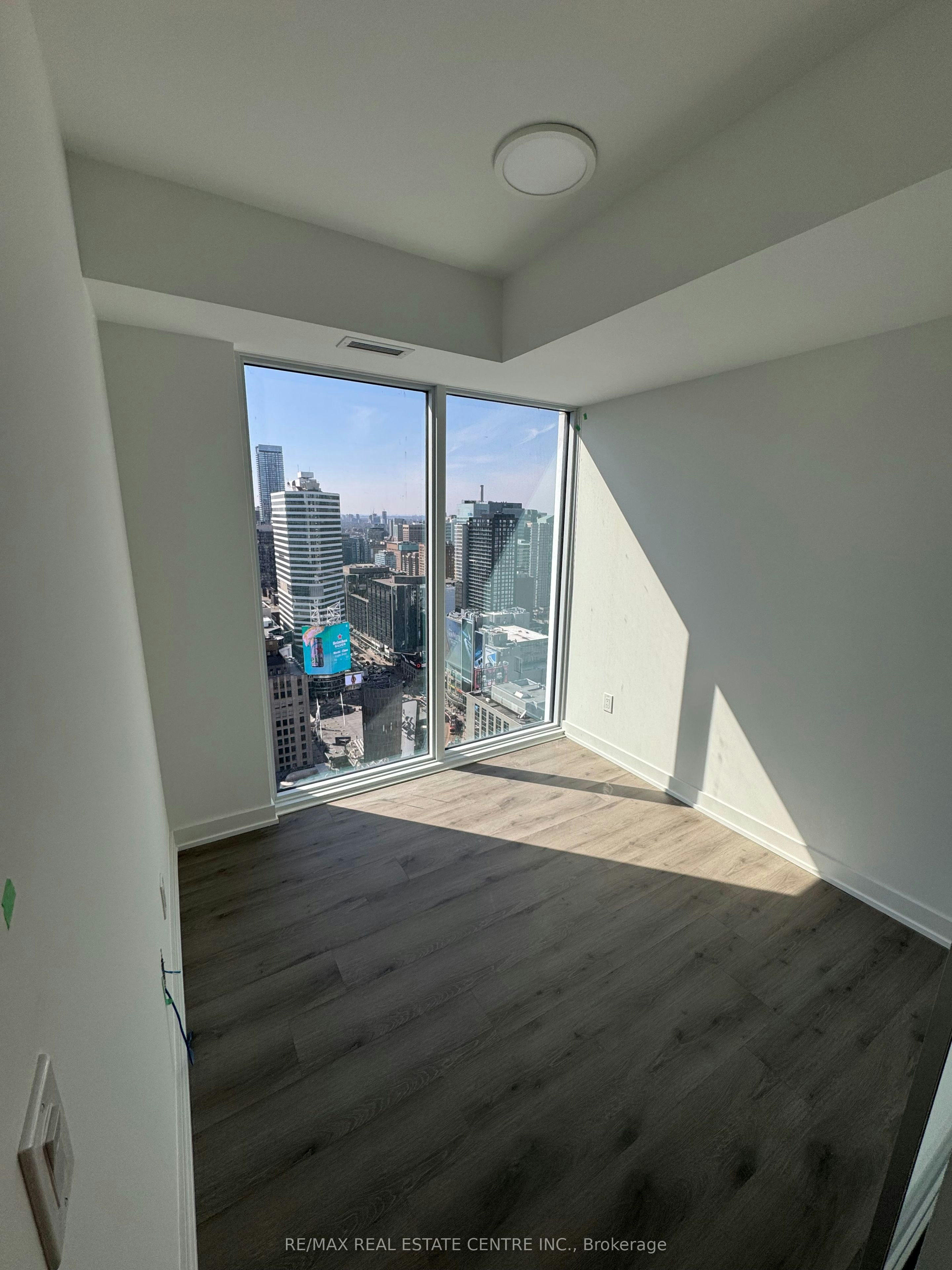 3915-252 Church Street, Toronto, ON, M5B 0E6 - 4