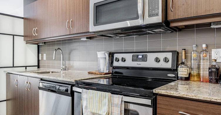 809-10 Willison Square, Toronto, ON, M5T 1E7 - 7