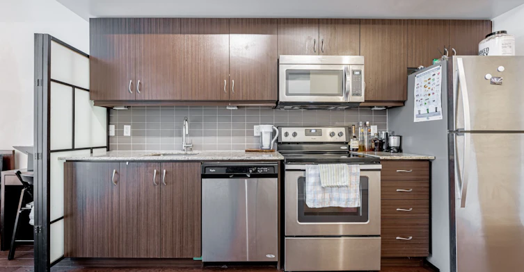 809-10 Willison Square, Toronto, ON, M5T 1E7 - 4