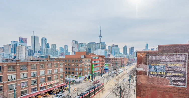 809-10 Willison Square, Toronto, ON, M5T 1E7