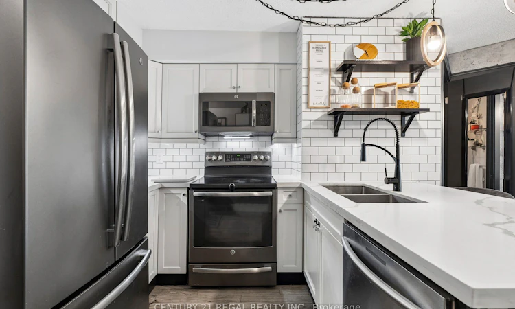 507-361 Front Street W