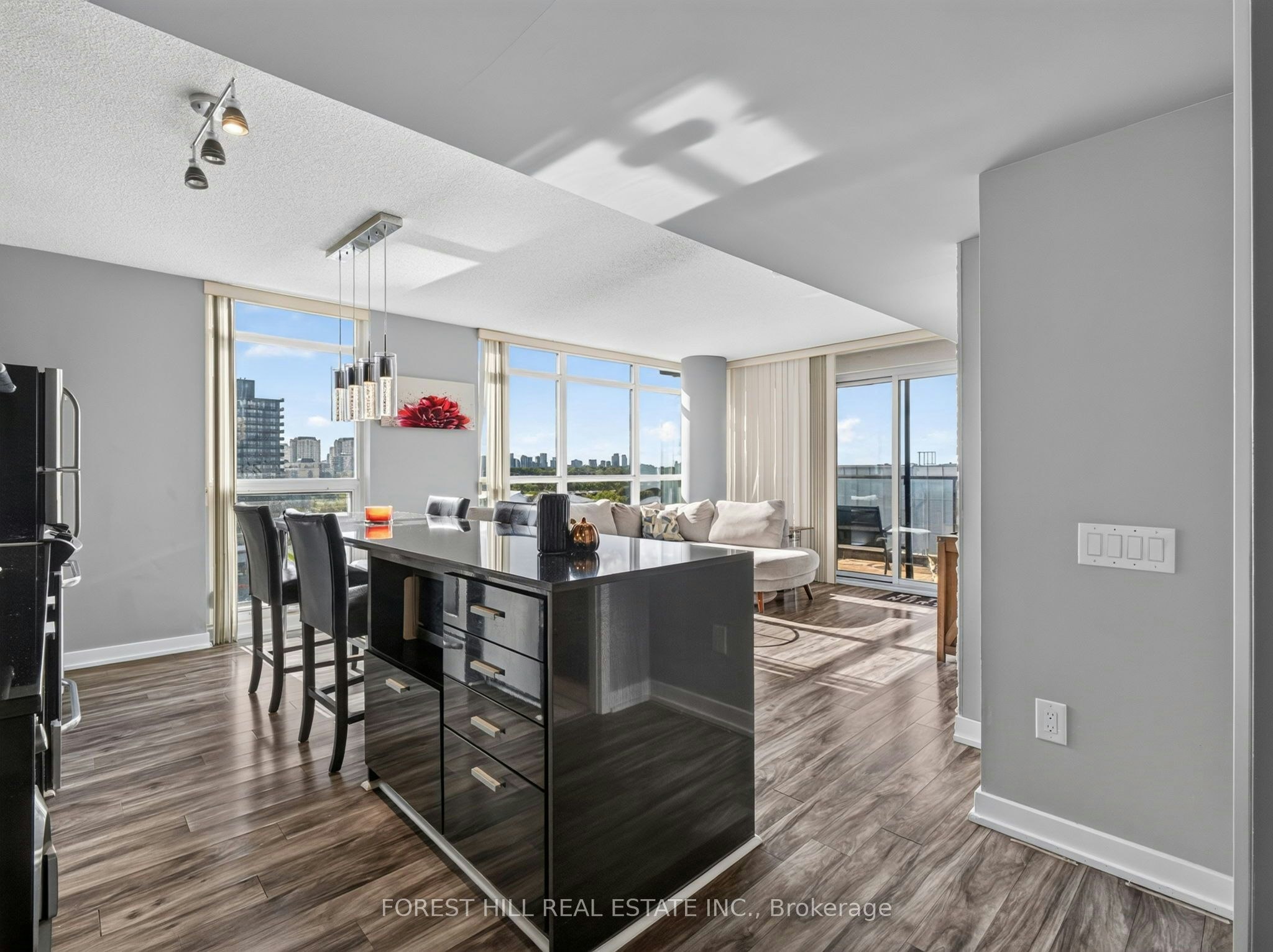 1817-19 Singer Court, Toronto, ON, M2K 0B2 - 2