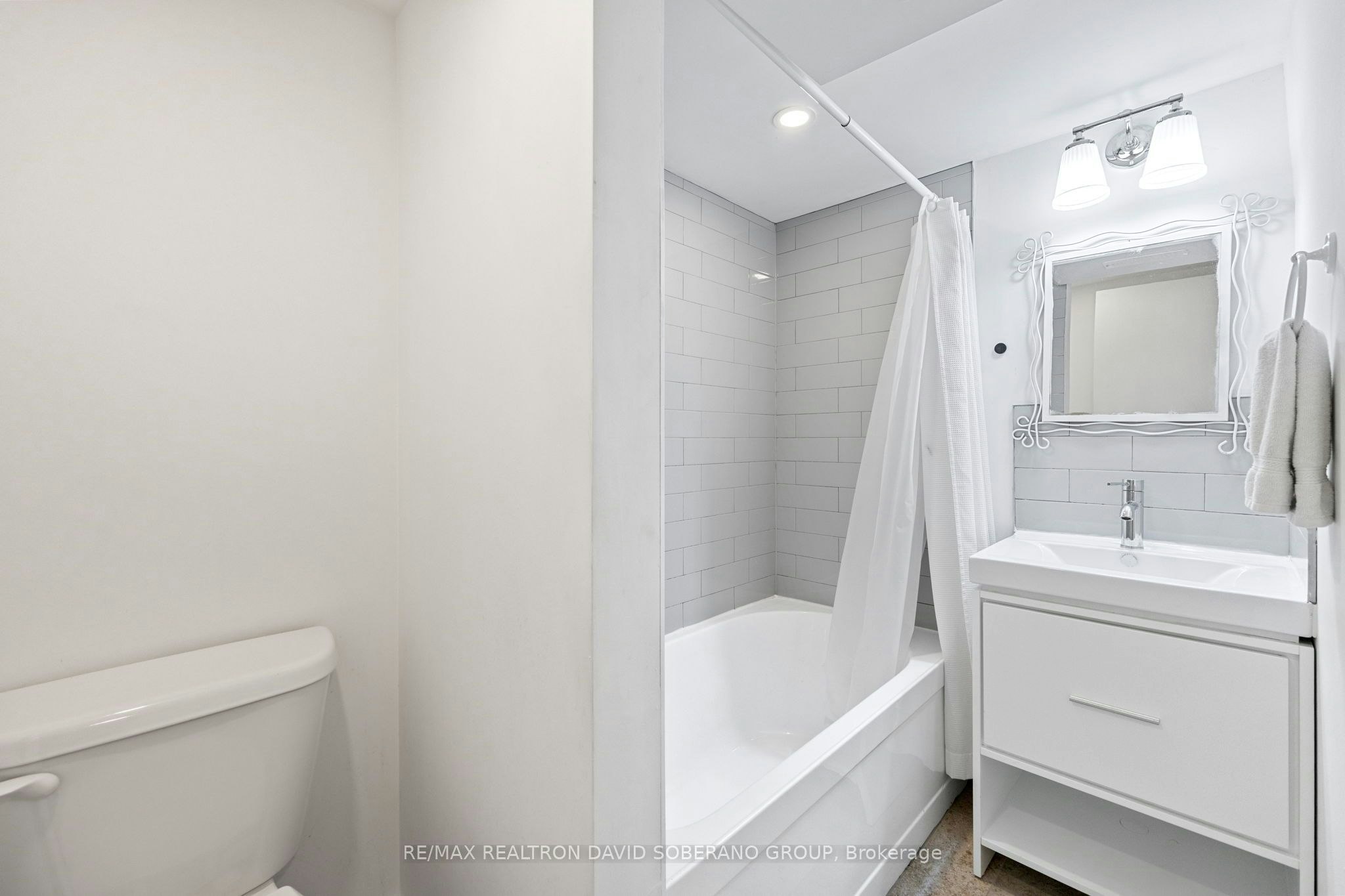 48 Almont Road, Toronto, ON, M3H 3E5 - 39