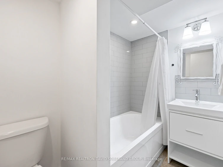 48 Almont Road, Toronto, ON, M3H 3E5 - 39