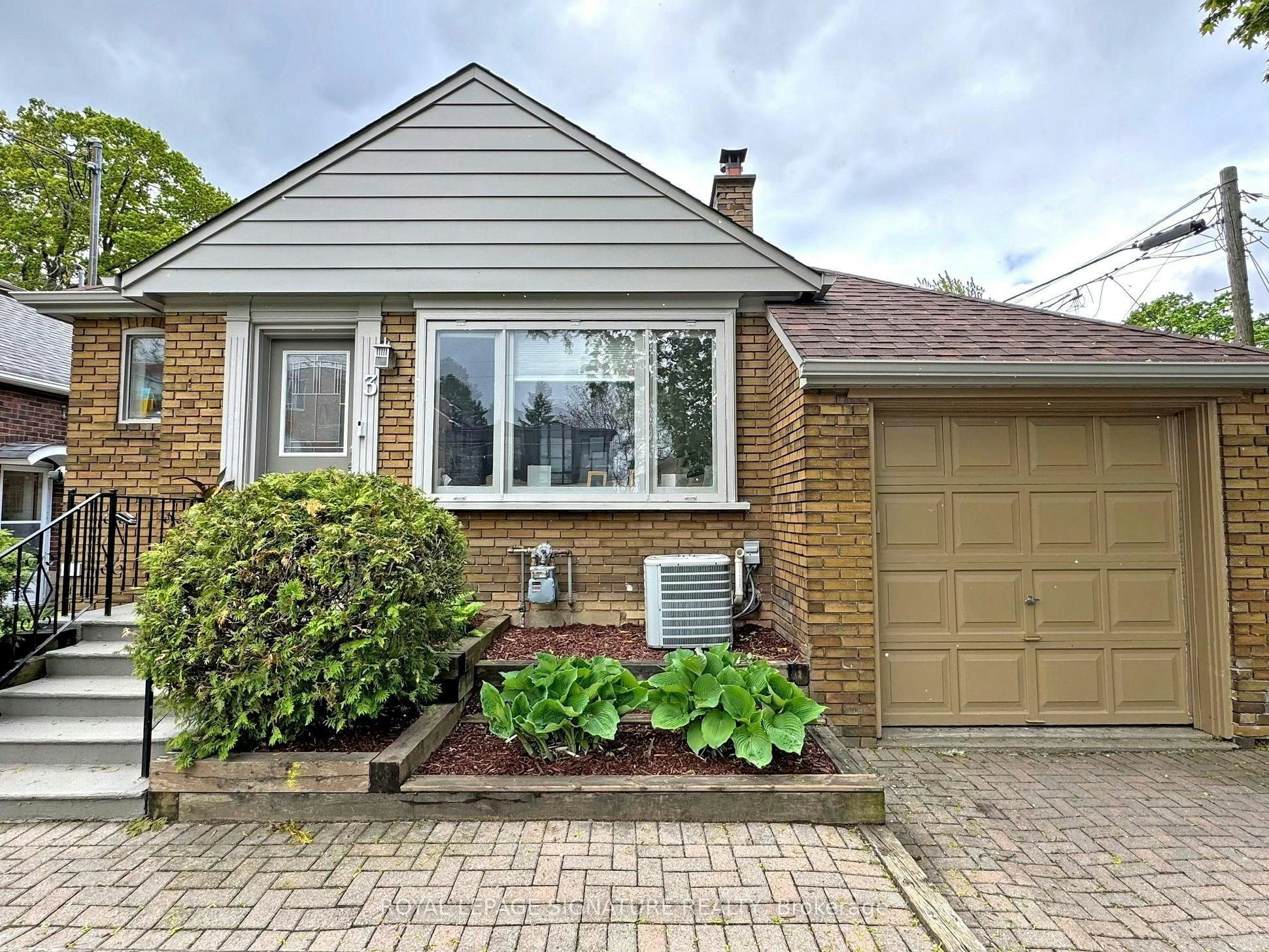 3 Kenrae Road, Toronto, ON, M4G 1X9