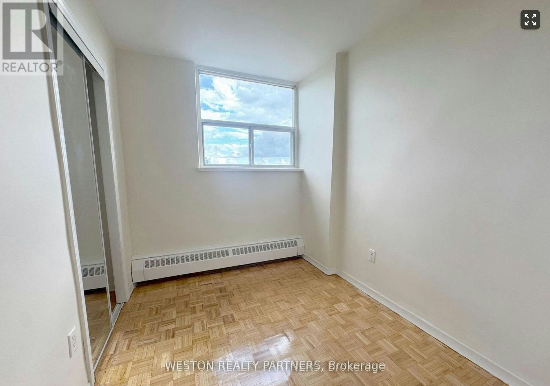801-44 Walmer Road, Toronto, ON, M5R 2X5 - 2